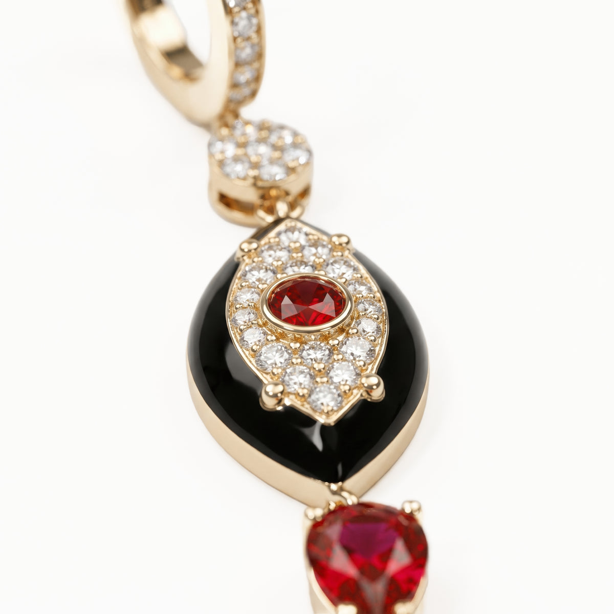 Regard Eye Drop Earrings