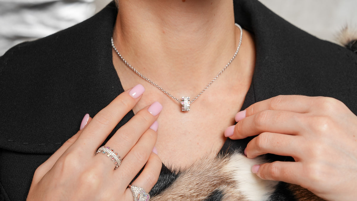 Buzzle Solitaire Diamond Pendant Necklace