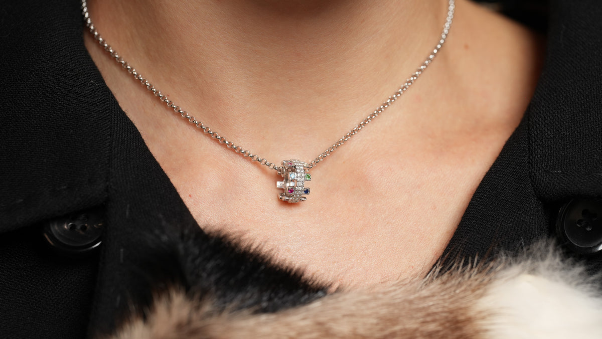 Buzzle Solitaire Diamond Pendant Necklace